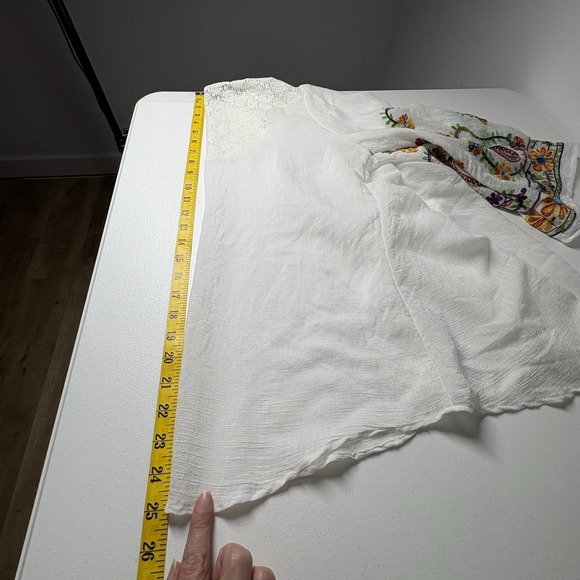 Figueroa & Flower Women Embroidered Floral Boho Top Size L White Lace Semi Sheer - Picture 10 of 10